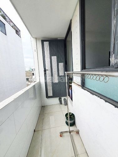Cho thuê phòng studio chung cư mini có ban công rộng , view đẹp 3,5 tr