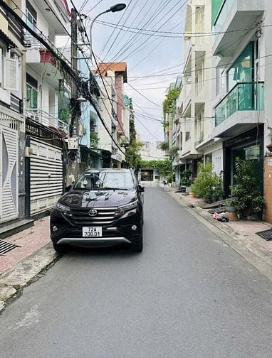 Chỉ 2,66 tỷ. Nhà 45m² Nguyễn Phúc Nguyên,P10,Q3 xây 1 trệt 3 lầu. SHR