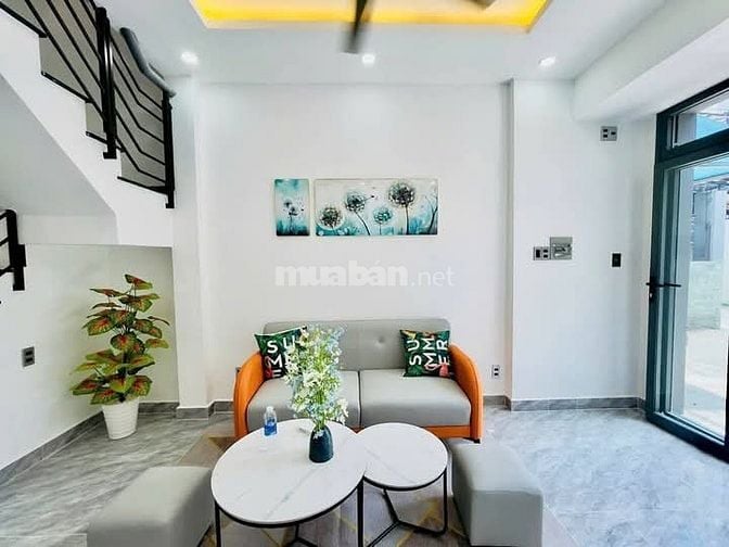 - Nguyễn Tư Giản, phường 12 , Gò Vấp .  