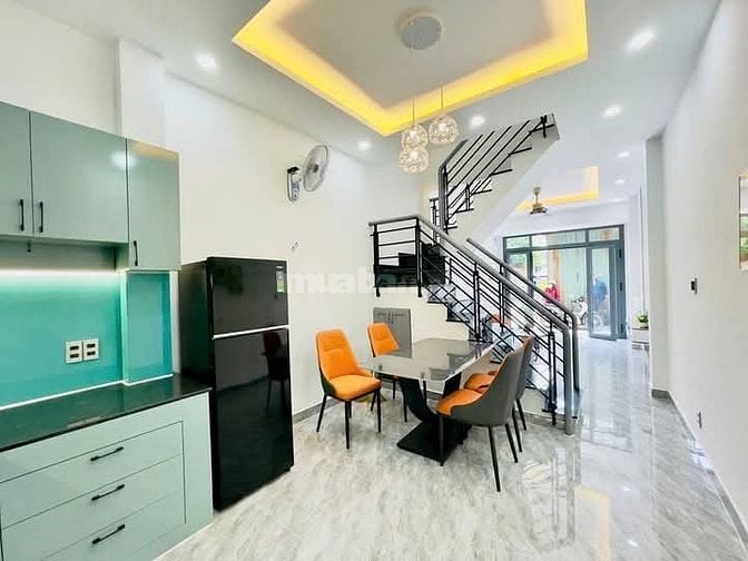 - Nguyễn Tư Giản, phường 12 , Gò Vấp .  