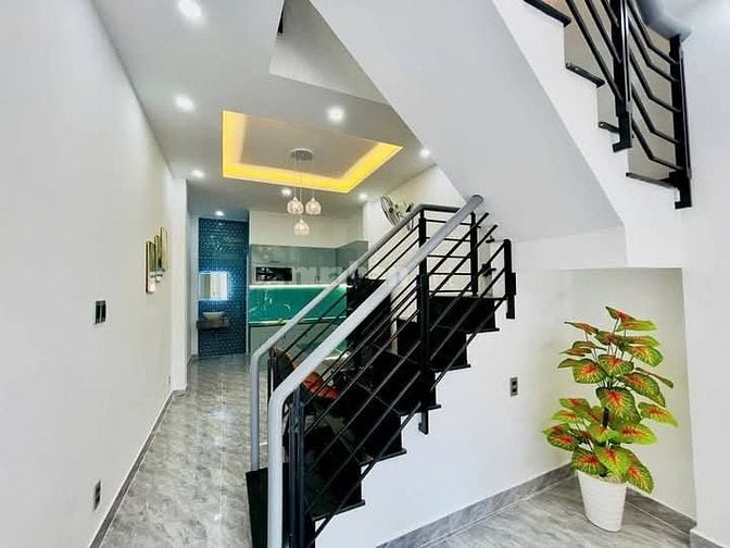- Nguyễn Tư Giản, phường 12 , Gò Vấp .  