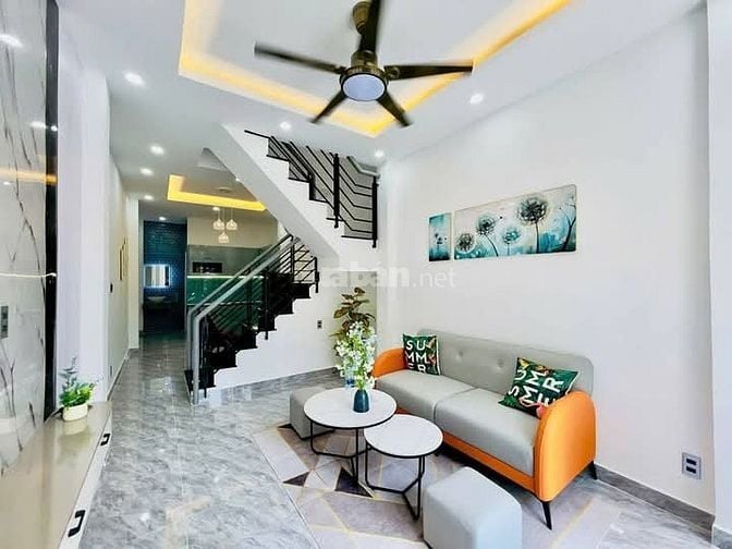 - Nguyễn Tư Giản, phường 12 , Gò Vấp .  