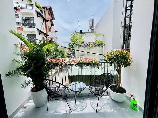 - Nguyễn Tư Giản, phường 12 , Gò Vấp .  