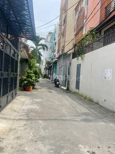 - Nguyễn Tư Giản, phường 12 , Gò Vấp .  