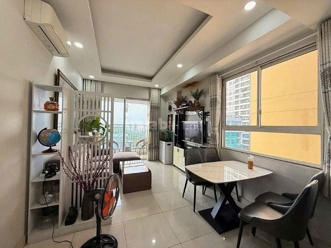 Chung cư Sky center Phổ Quang,Tân Bình: 87m2, 2p ngủ, 2wc, NTCC, 19tr.