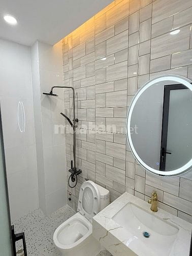 Nhà MTKD đường Song Hành dt 68m2 nhà 6 tấm m(có thang máy) giá 13.9 tỷ