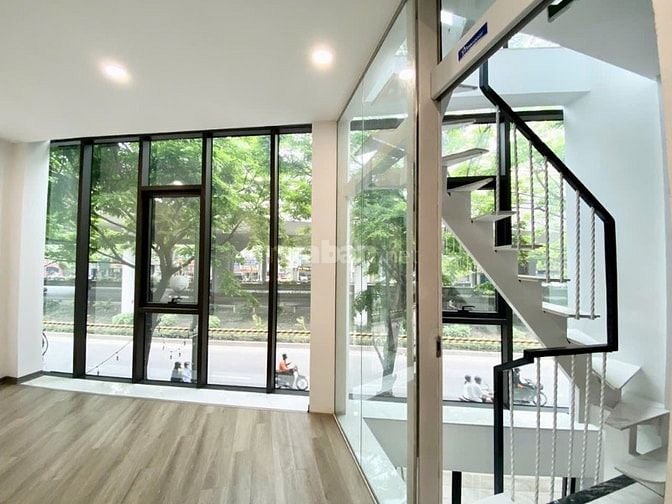 V.I.P VĂN PHÒNG SHOWROOM viên ngọc quý giữa lòng Bắc Từ Liêm, Hà Nội!