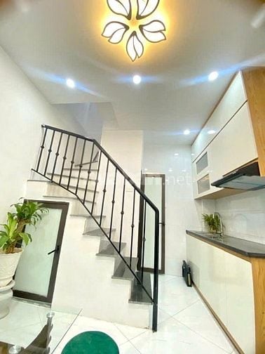 HƠN 3 TỶ NHÀ 4 TẦNG - 3 PN ĐỦ CÔNG NĂNG - PHỐ HUẾ - TRẦN CAO VÂN  