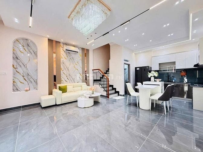 Bán Nhà Ngang 6 Quận 10 ngay BigC miền Đông. 60m2/3ty600 tiện cho thuê