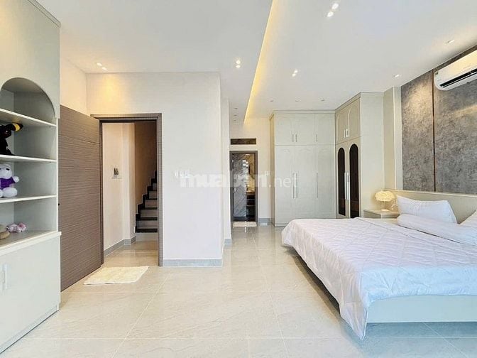 Bán Nhà Ngang 6 Quận 10 ngay BigC miền Đông. 60m2/3ty600 tiện cho thuê