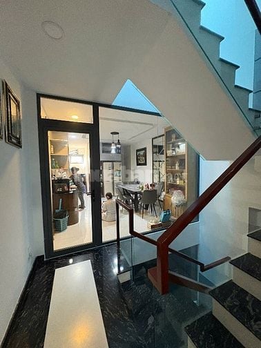 Bán nhà 4 tầng nguyên Hồng phường 11 bình Thạnh 