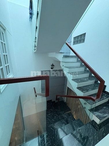 Bán nhà 4 tầng nguyên Hồng phường 11 bình Thạnh 