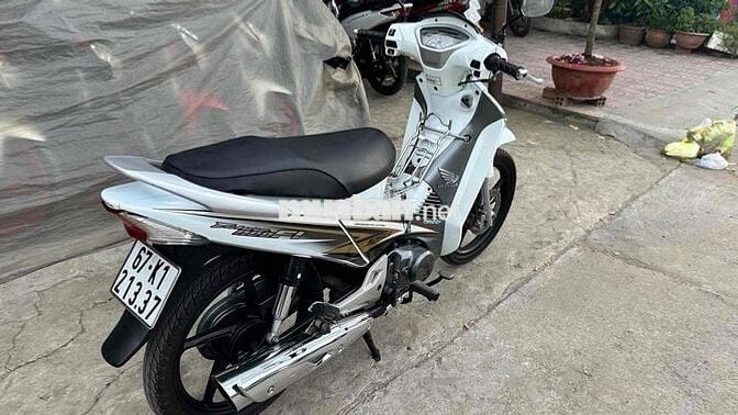 Future fi 2009 trắng 21337 ( hỗ trợ góp )