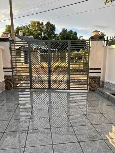 Bán nhà có vườn phía sau nhà rộng rãi 144m2 thị trấn củ chi giá 760tr