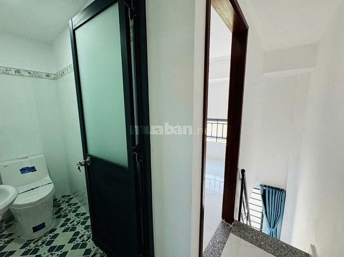 Chính chủ cần bán gấp căn nhà gần mặt tiền kinh danh