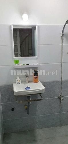 Cho thuê phòng nhà lầu đúc đường Trương Quốc Dung P8 Phú Nhuận