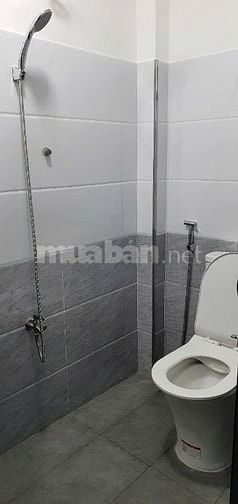 Cho thuê phòng nhà lầu đúc đường Trương Quốc Dung P8 Phú Nhuận