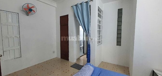 Cho thuê phòng nhà lầu đúc đường Trương Quốc Dung P8 Phú Nhuận