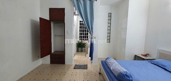 Cho thuê phòng nhà lầu đúc đường Trương Quốc Dung P8 Phú Nhuận