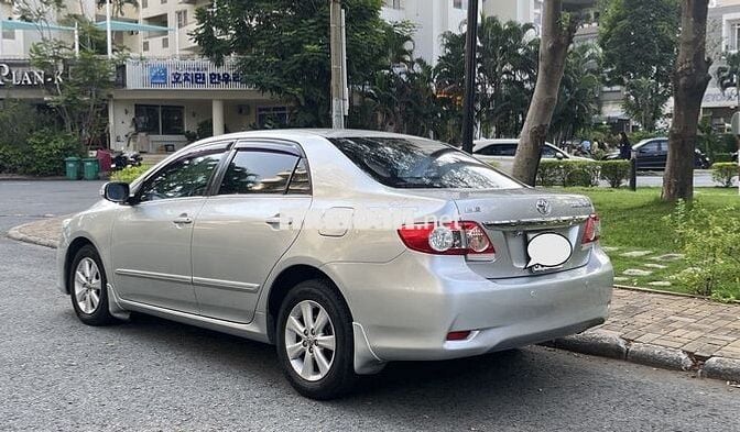 Toyota Altis 2010 1.8 AT 88.000km mẫu 2011