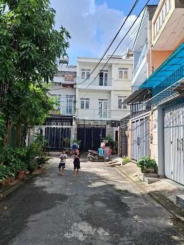 Bán đất hẻm ô tô đường Gò Cát Quận 9 giá 4,5 tỷ