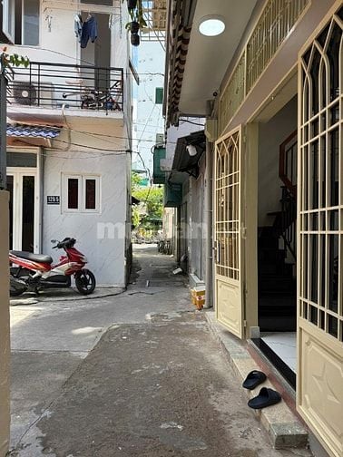Nhà Bán nở hậu nội thất đấy đủ