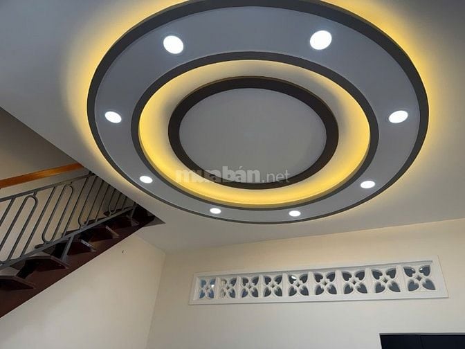 Nhà Bán nở hậu nội thất đấy đủ