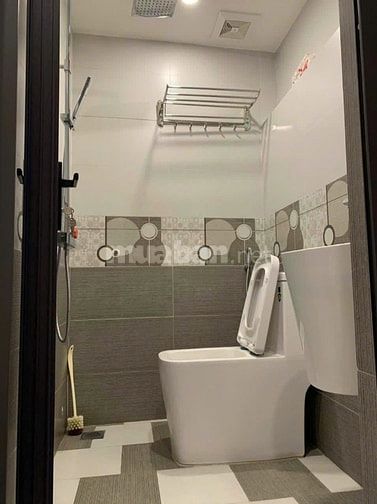 Bán nhà 7 tầng mặt phố Trung phụng