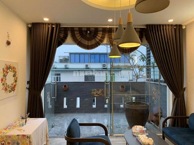 Bán nhà 7 tầng mặt phố Trung phụng
