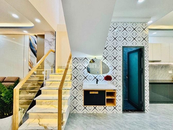 Chủ định cư nước ngoài bán gấp nhà 3 tầng – chỉ tiếp khách thiện chí