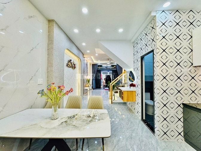 Chủ định cư nước ngoài bán gấp nhà 3 tầng – chỉ tiếp khách thiện chí