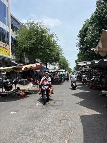 MẶT TIỀN CHỢ HOÀ BÌNH – TRUNG TÂM VÀNG QUẬN 5 – KINH DOANH BẤT BẠI