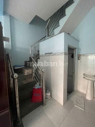 Nhà hẻm 687// Lạc Long Quân, p10, Tân Bình, 4x8, 1 lầu giá 3.9 tỷ TL