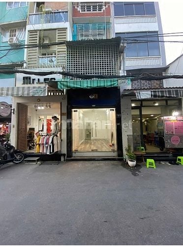  Cho thuê nguyên căn nhà, vị trí đẹp, mặt tiền KD các ngành hàng