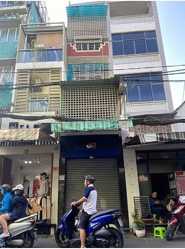  Cho thuê nguyên căn nhà, vị trí đẹp, mặt tiền KD các ngành hàng