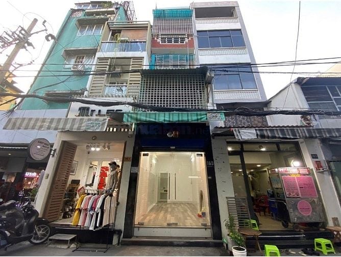  Cho thuê nguyên căn nhà, vị trí đẹp, mặt tiền KD các ngành hàng