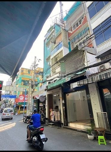  Cho thuê nguyên căn nhà, vị trí đẹp, mặt tiền KD các ngành hàng