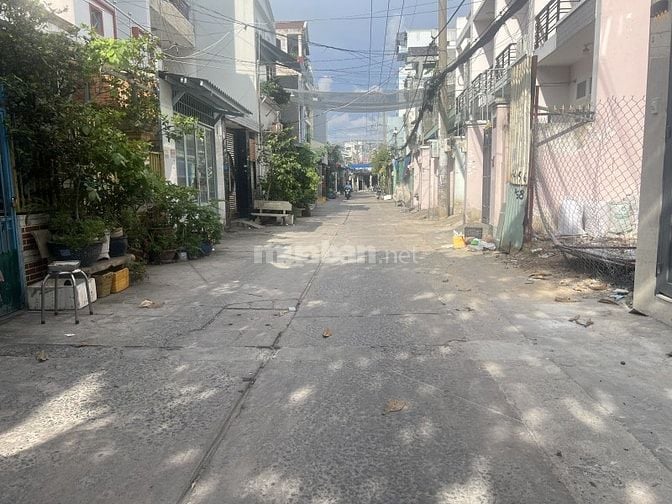 Bình Tân- 56m2- Hẻm 8m- 2 Tầng- 2PN- 5.7 tỷ- SHR- Hoàn công