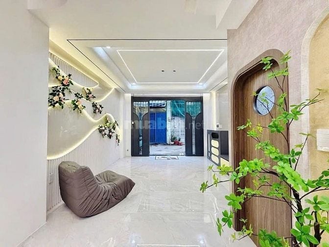 Chốt nhanh nhà đẹp, nhà 3 lầu Cộng Hòa – 5PN – giá rẻ chỉ 2.880 tỷ