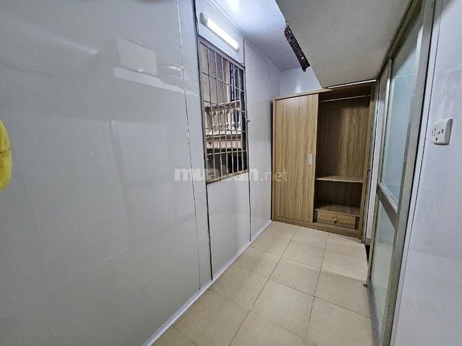 Cho thuê nhà tập thể phố Hào Nam, Đồng Đa 