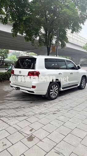 Bán Toyota Land Cruiser 4.6 VXR Trung Đông 2018