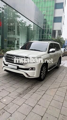 Bán Toyota Land Cruiser 4.6 VXR Trung Đông 2018