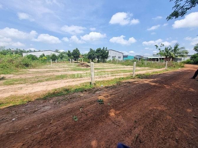 10x28 full thổ cư. Đường thông. Gần KCN. 8xx tr. Còn TL mạnh 