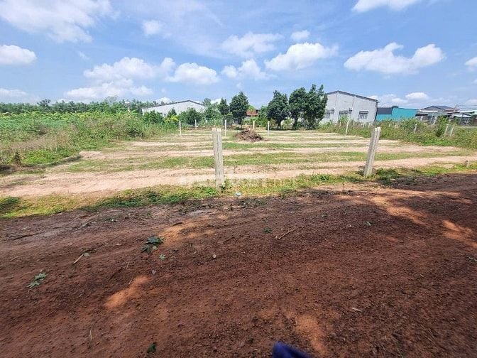 10x28 full thổ cư. Đường thông. Gần KCN. 8xx tr. Còn TL mạnh 