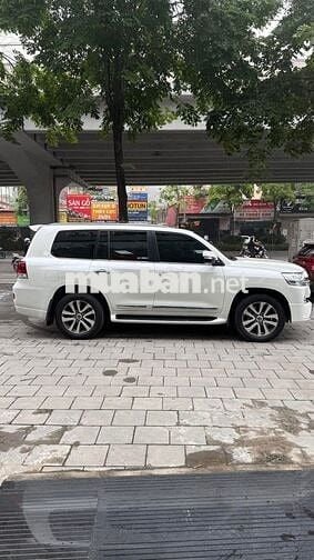 Bán Toyota Land Cruiser 4.6 VXR Trung Đông 2018