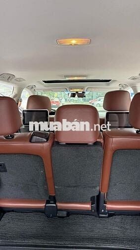 Bán Toyota Land Cruiser 4.6 VXR Trung Đông 2018