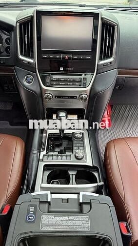 Bán Toyota Land Cruiser 4.6 VXR Trung Đông 2018