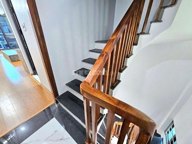 Bán nhà 5 tầng lô góc - Oto đỗ Cổng -  Diện tích 35m2 - 3.8m mặt tiền