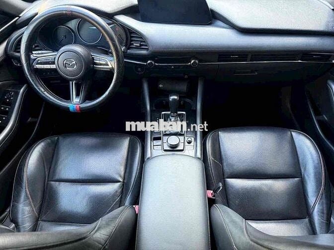 Mazda 3 2020 1.5L Luxury - 115000 km