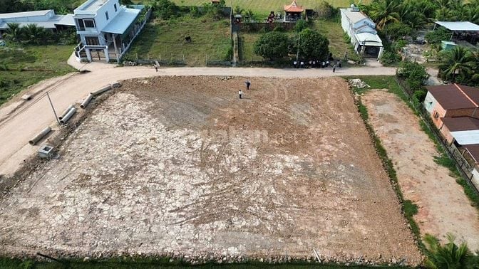 BÁN ĐẤT LIỀN KỀ VINHOMES HẬU NGHĨA – VỊ TRÍ TRUNG TÂM, GIÁ TỐT CHO NHÀ